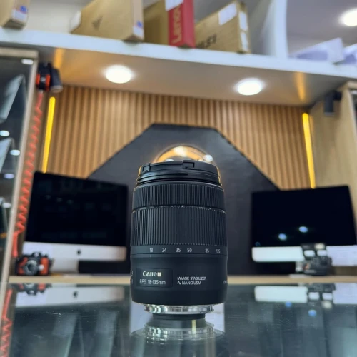 Objectif Canon NANO USM 18-135mm F3.5-5.6 en excellent état avec bouchon