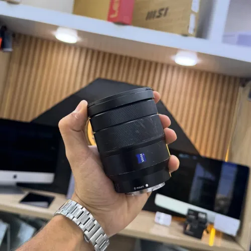 OBJECTIF SONY ZEISS 16-35mm F4 en bon état