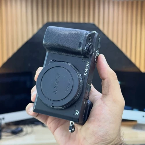 Sony A6400 boitier nu en excellent état batterie et chargeur