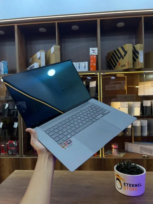 ASUS ZENBOOK S16