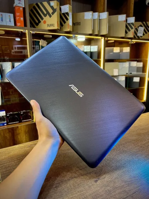 Asus vivobook 15 AMD A9-9425 Radeon 8/256 15pouce FHD