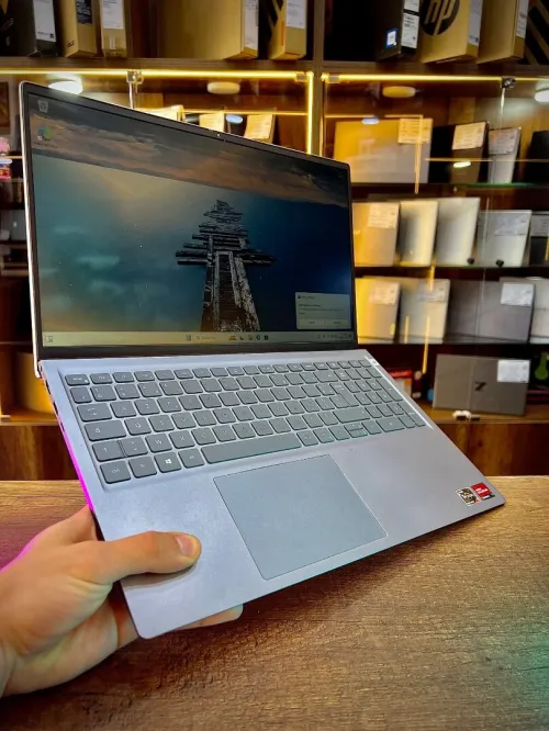 Dell inspiron 15-5515 Ryzen 7-5700U 16GB/512GB 15pouces FHD