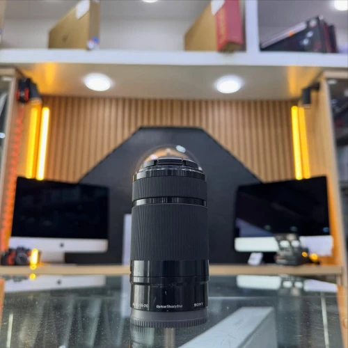 OBJECTIF SONY 55-210mm F4.5-6.3 en excellent état avec bouchons