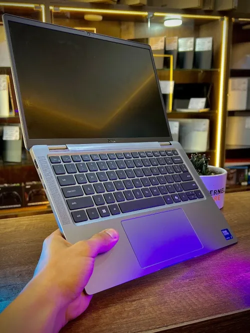 DELL LATITUDE 7350 ultra 7-165U 64/1000 intel graphics 13pouce FHD