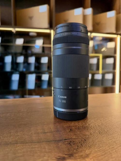 Canon 75-300 rf en excellent etat comme neuf