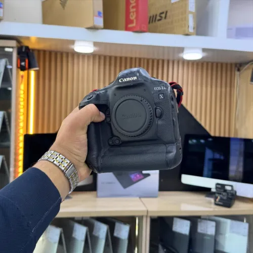 Canon 1D-X boîtier nu en bon état avec batterie