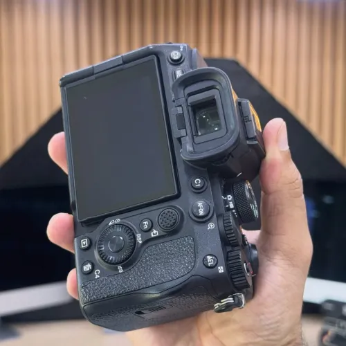 Sony A7 IV boitier nu en excellent état batterie et chargeur