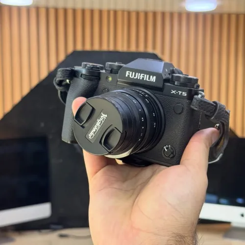 Fujifilm XT5 lens VOGTLANDER nokton 23mm f/1.2 en excellent état