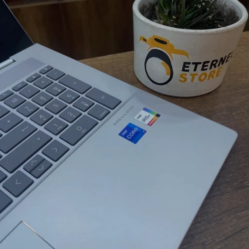 HP ENVY 17