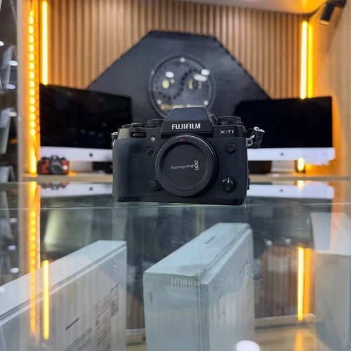 Fujifilm XT-1 boitier nu en excellent état batterie et chargeur
