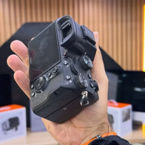 Sony A7 III boitier nu en excellent état batterie et chargeur