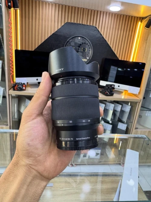 Objectif Sony FE 28-70mm 3.5-5.6 En excellente état.