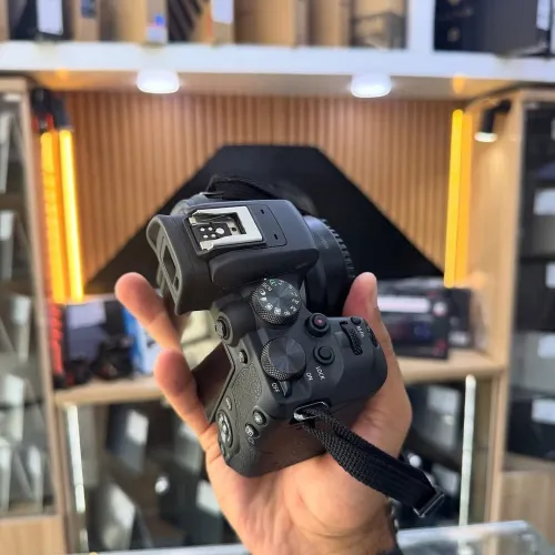 Canon R10 Nu avec Bague RF-EF en excellent état