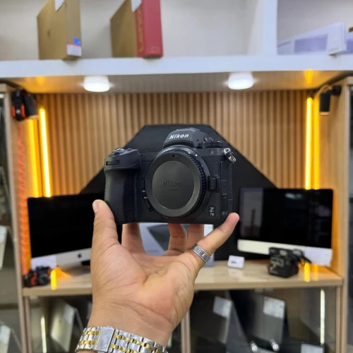 NIKON Z6 MARK II boitier nu JAMAIS UTILISÉ avec batterie et chargeur