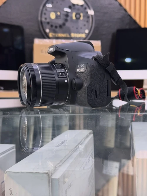 Canon 850D avec 18-55mm STM en excellent état