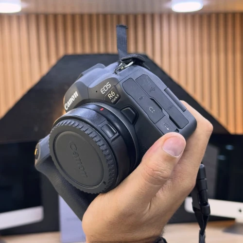 Canon R6 MARK II avec bague RF-EF batterie et chargeur