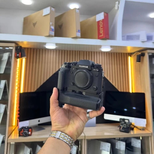 Fujifilm Xt-2 avec grip en excellent état 2 batterie et chargeur