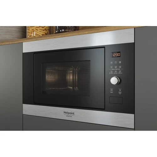 Micro ondes encastrable ariston 20 litres avec grille Inox