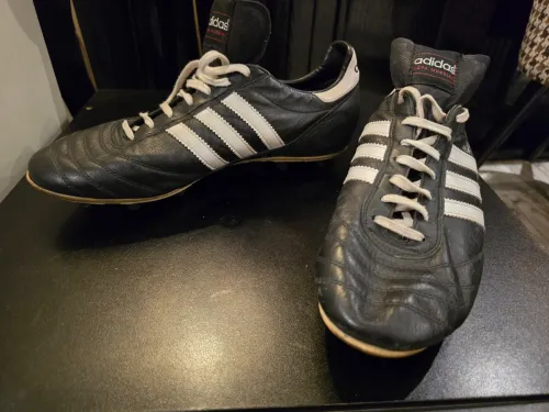 Souliers crampons Adidas Cupa Mundial série limitée