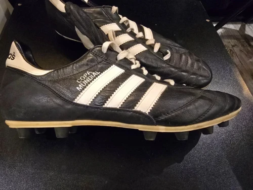 Souliers crampons Adidas Cupa Mundial série limitée