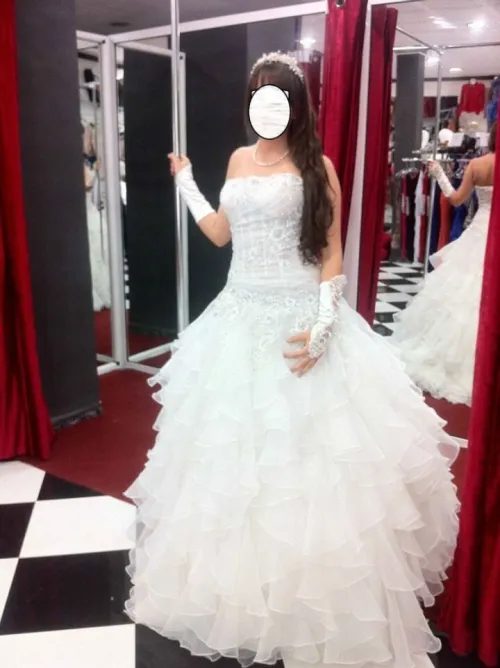 ROBE BLANCHE en destockage 