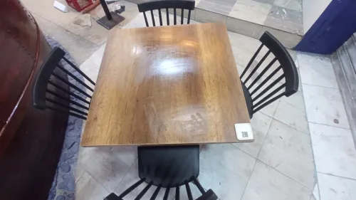 11 table 80/80 + 2table 50/50 +24 chese + 1 fauteuil 