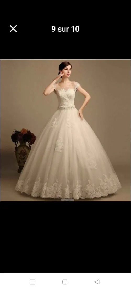 ROBE BLANCHE en destockage 