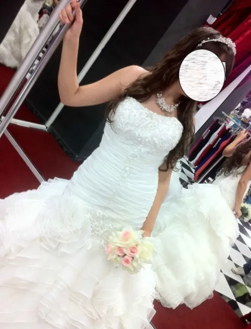 ROBE BLANCHE en destockage 