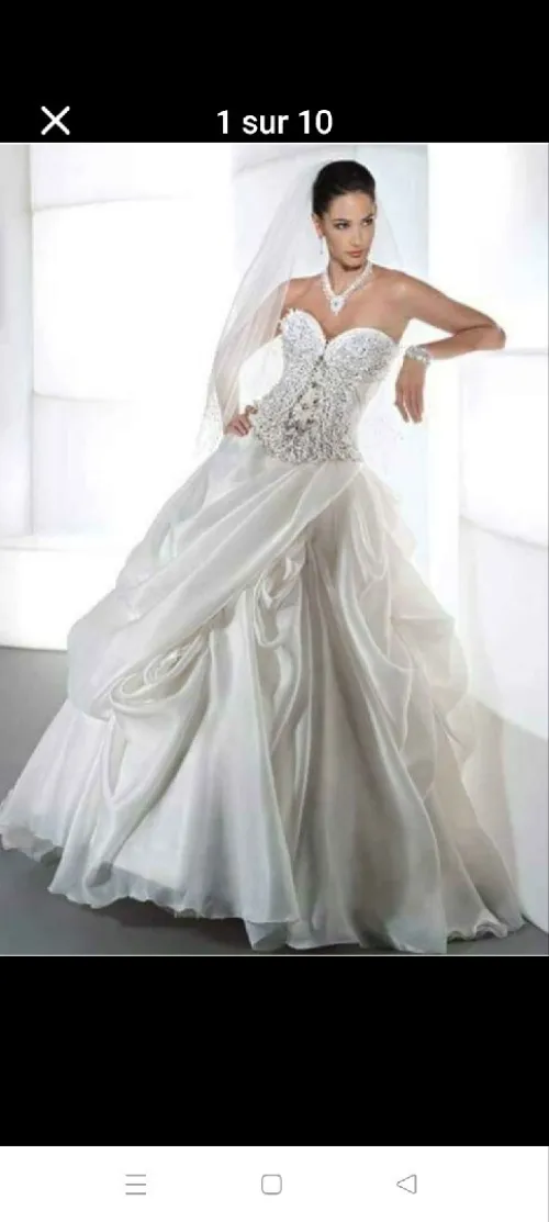 ROBE BLANCHE en destockage 
