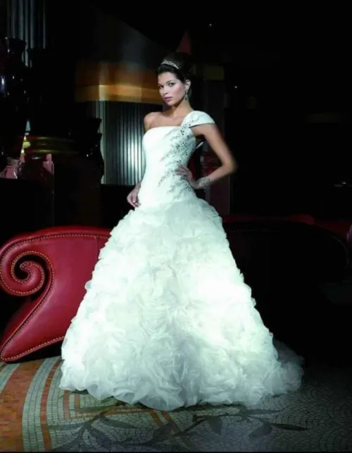 ROBE BLANCHE en destockage 