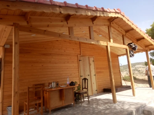 Construction des chalets et bungalow et Kiosque en bois 