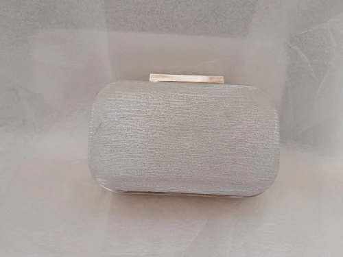 Pochette soirè argent  بوشات سواغي اغجو 