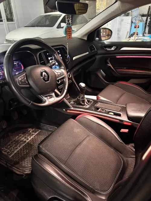 Renault Megane 4  2022 Itens
