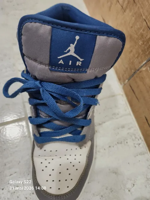 Nike Air Jordan 1 Mid True Blue
