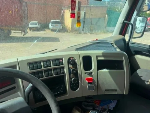 RENAULT TRUCK 440 2007