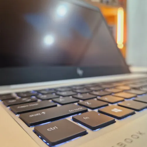 HP EliteBook 745 G6 AMD Ryzen 5 PRO 3500U 8GB ou 16GB RAM SSD 256GB ou 512GB Écran 14 Pouces UHD Tactile État Excellent Garantie 12 Mois Vente avec Facture