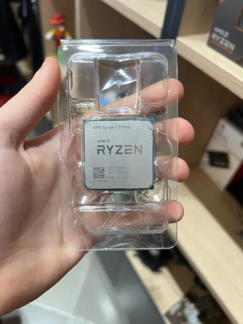 CPU AMD RYZEN 7 5700G TRAY ( 3.8 GHz / 4.6 GHz / 8 Cores / 16 Threads / 16 Mb L3 Cache ) ( CONFIGURATION UNIQUEMENT )