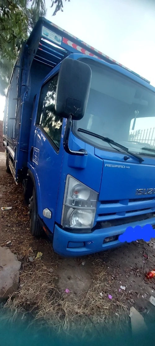 Isuzu Np 2013