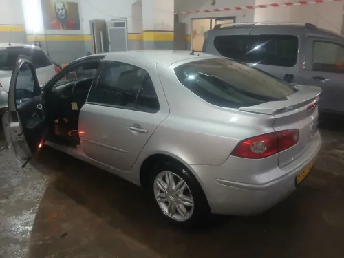 Renault Laguna 2 2002 Initiale paris