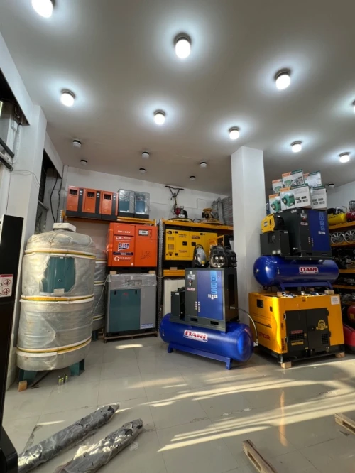 COMPRESSEUR À VIS 10HP 20HP 30HP COMPRESSEUR A PISTON 900l 500l 300l 270l 200l 100 COMP SILENCIEUX