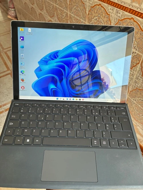 Surface pro 7 plus i5 11th 8Go ram 256ssd
