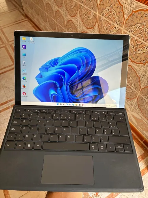 Surface pro 7 plus i5 11th 8Go ram 256ssd