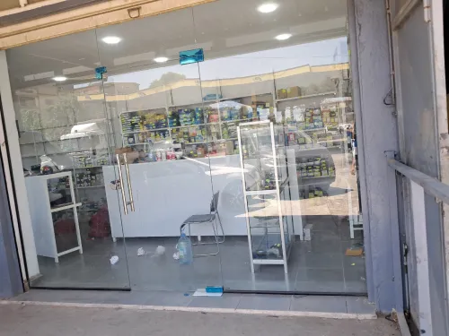 Vitrine de magazin trempé