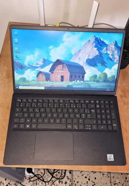 DELL vostro i5 10em 8gb 1 tera HDD