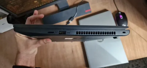 Thinkpad L15 gen 4 / Ryzen 5 pro 7530u 16gb 256 SSD