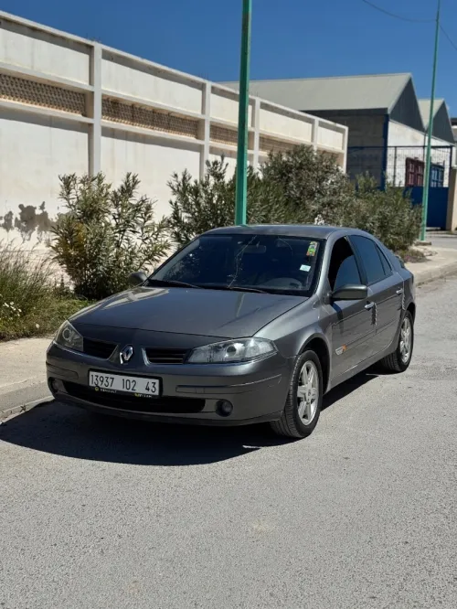 Renault Laguna 2 v2 2002 Initiale paris