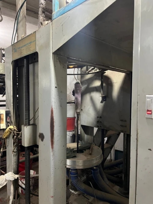 Machine extrudeuse plastique