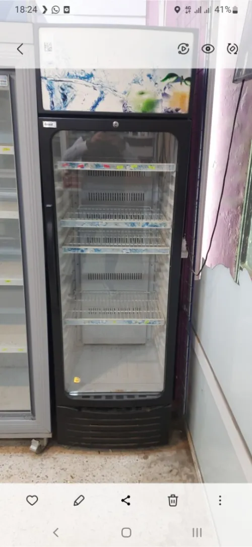Refrigirateur presontoire Geant