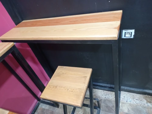 Table fastfood 