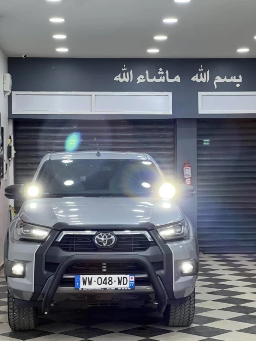 Toyota Hilux 2025 Invincible